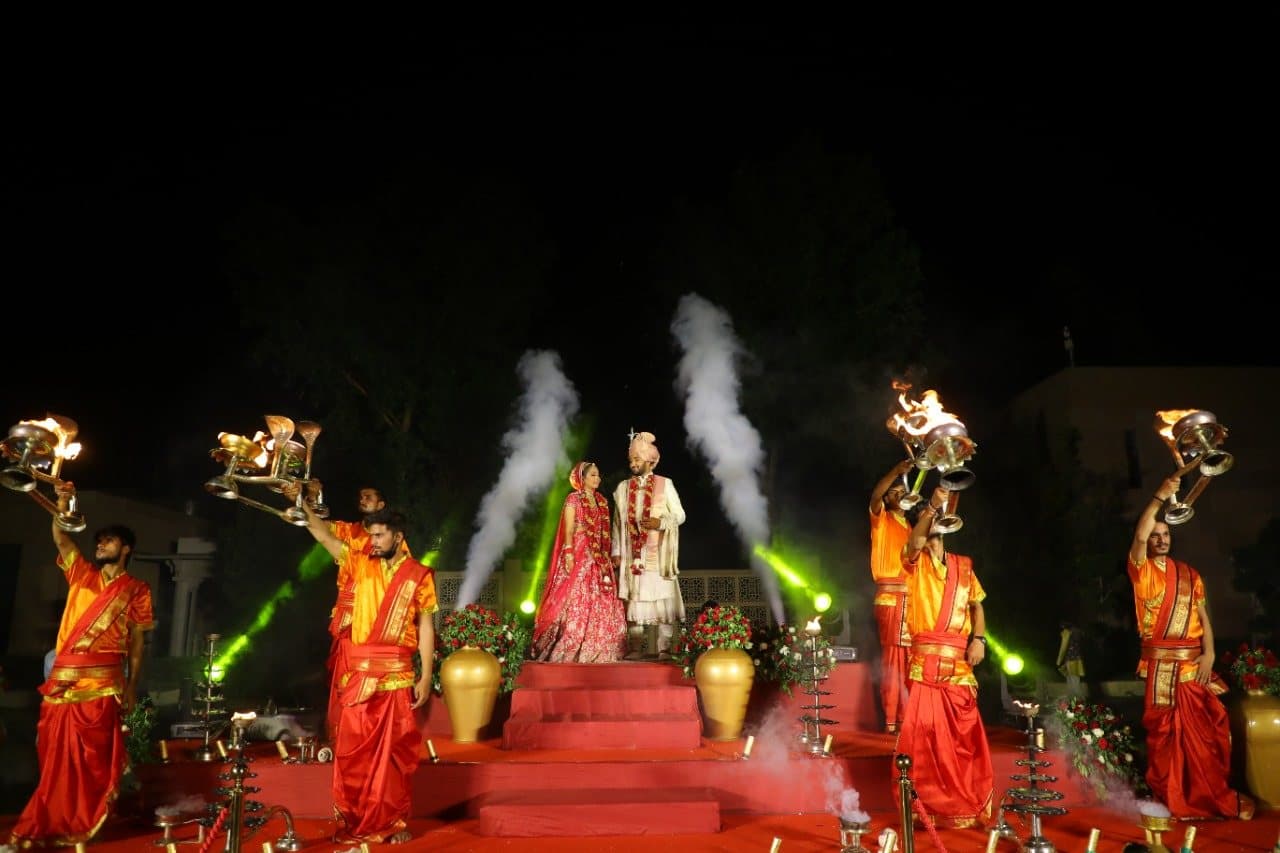 Ganga Aarti jaimala entry for the bride and groom